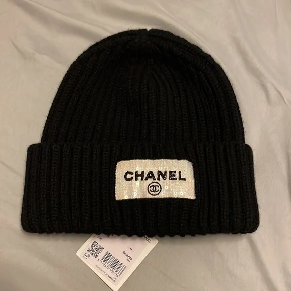 Authentic Chanel cashmere Sequins and Beads logo patch beanie Chanel Cashmere Beaded Sequin Logo Beanie Hat Black 1801437  main image 3